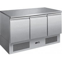 Desserte centrale type saladette dessus inox, réfrigérée, 3 portes, inox, L 1365 x P 700 x H 870 mm