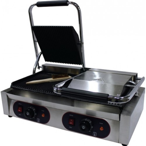 Panini grill double dessus et dessous rainurés 3,6 KW inox Panini grill double dessus et dessous rainurés 3,6 KW inox