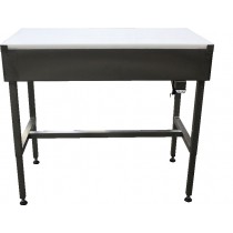 Table de decoupe sur vérins hydrauliques, inox AISI 304, dessus poly
