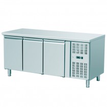 Meuble pâtissier gamme 800, sans dosseret, 3 portes, 560 L, -2 + 8 (°C)