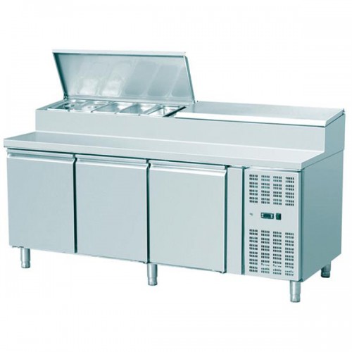 Saladette réfrigérée, -2 + 8 °C, surface en inox, 400 W, 3 portes, GN 1/3 x 10 Saladette réfrigérée, -2 + 8 °C, surface en inox, 400 W, 3 portes, GN 1/3 x 10