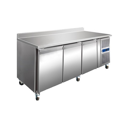 Tour pâtissiers adossé 3 portes, froid positif ventilé, profondeur 800 mm, 497 L Tour pâtissiers adossé 3 portes, froid positif ventilé, profondeur 800 mm, 497 L