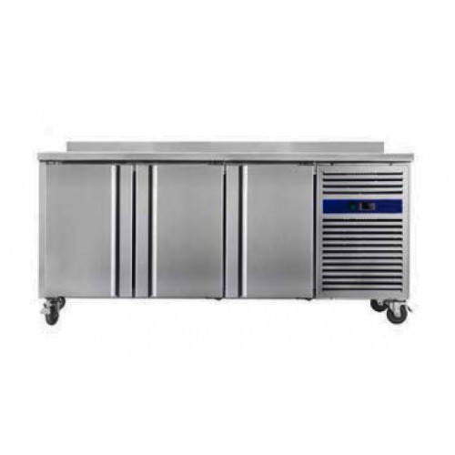 Desserte réfrigérée négative adossée 700 3 portes pleines 540 W 400 L H 950 mm Desserte réfrigérée négative adossée 700 3 portes pleines 540 W 400 L H 950 mm