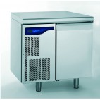 Meuble réfrigéré gastronorme avec groupe en acier inoxydable froid positif 1 porte 598 W
