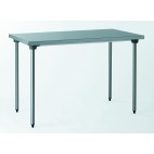 Table sur piétement en acier inoxydable, centrales avec étagère, largeur 700 mm