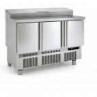 Meuble saladette, dessus inox avec couvercle, 3 portes pleines, 264 L