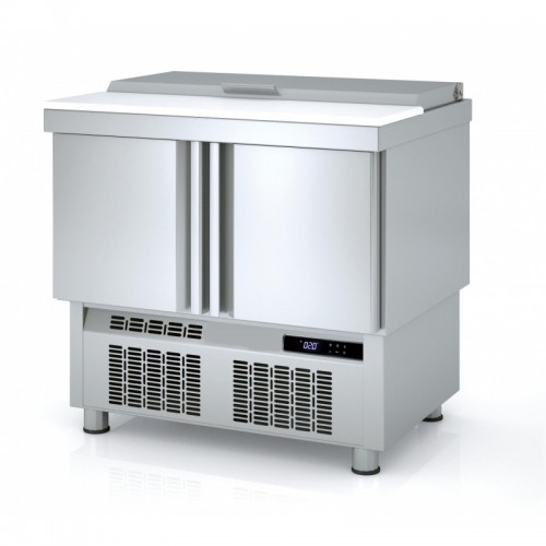 Meuble saladette avec plaque de travail polyéthylène, dessus inox , 2 portes pleines, 169 L Meuble saladette avec plaque de travail polyéthylène, dessus inox , 2 portes pleines, 169 L