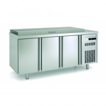 Meuble de préparation, dessus inox avec couvercle, 3 portes pleines, 399 L, 21 bacs GN 1/6
