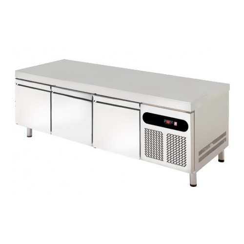 Soubassement réfrigéré, froid positif, 3 portes, 210 L, mono 230 V Soubassement réfrigéré, froid positif, 3 portes, 210 L, mono 230 V