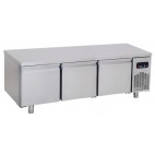 Soubassement réfrigéré 3 portes, froid positif, profondeur 700 mm, 360 L