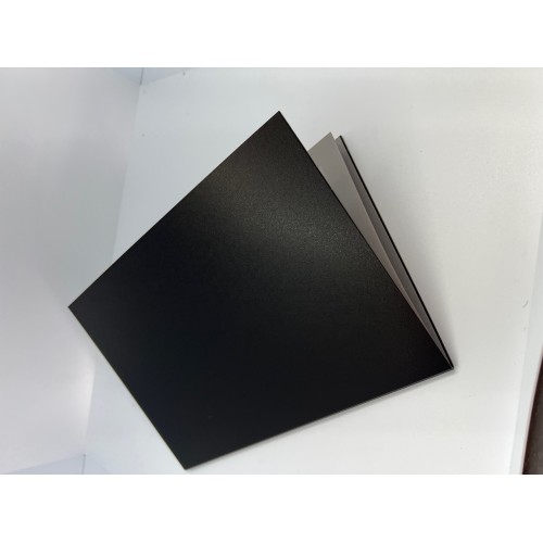 Carte Polypro A5 Support couverture 10/10° noir sans impression 4 vues Carte Polypro A5 Support couverture 10/10° noir sans impression 4 vues