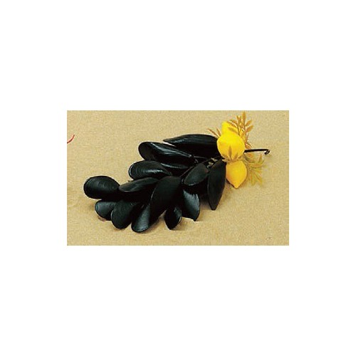 Grappe de moules avec citron décoration poissonnerie Grappe de moules avec citron décoration poissonnerie